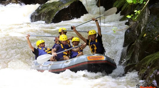 【バリ島】アユン川でラフティングとエレファントライド